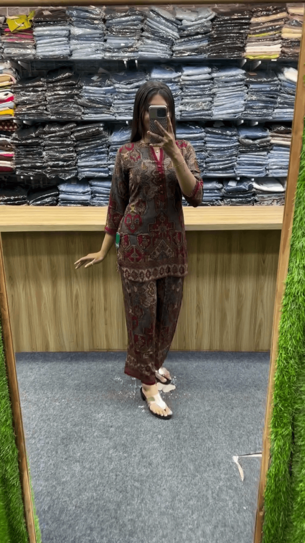 Printed Mandarin Collar Top & Trousers Co-Ords Set - Image 3