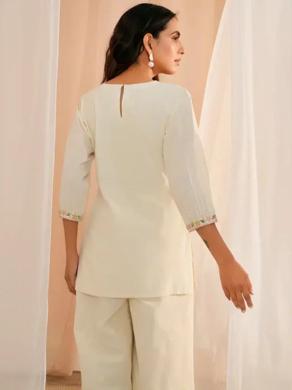 Off White Yoke Design Cotton Straight Kurti - Image 3