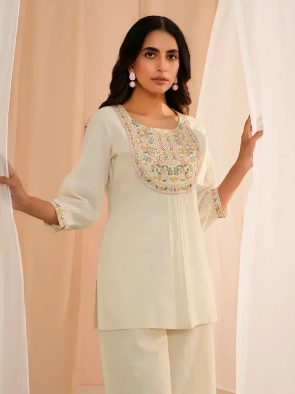 Off White Yoke Design Cotton Straight Kurti - Image 4